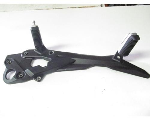 Yamaha FZ6 FOOT PEG FR.
