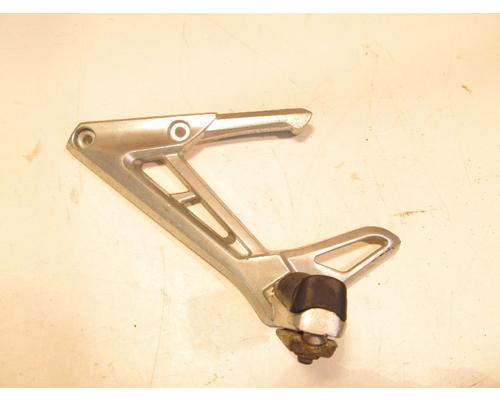 Yamaha FZS1000 FOOT PEG BRKT REAR