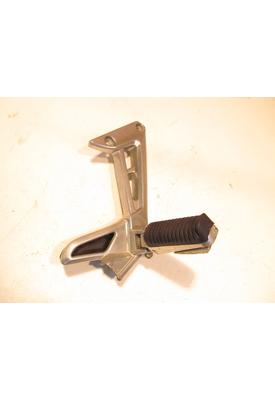 Yamaha FZS1000 FOOT PEG REAR