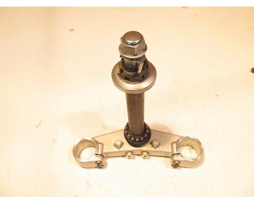Yamaha FZS1000 TRIPLE TREE LOWER