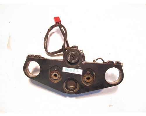 Yamaha FZS1000 TRIPLE TREE UPPER