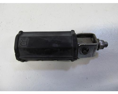 Yamaha VMX12 FOOT PEG REAR