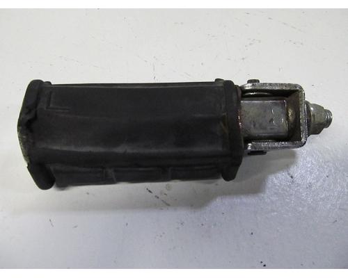 Yamaha VMX12 FOOT PEG REAR