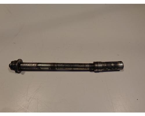 Yamaha XJ550 FRONT AXLE