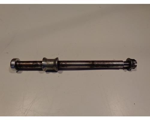 Yamaha XJ550 REAR AXLE