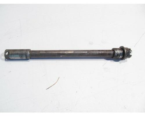 Yamaha XJ750 FRONT AXLE