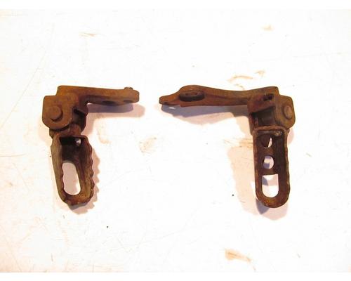 Yamaha XT200 FOOT PEG FR.