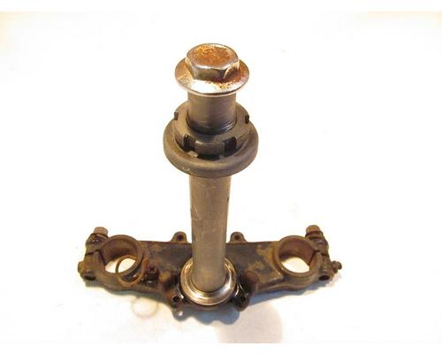 Yamaha XT200 TRIPLE TREE LOWER