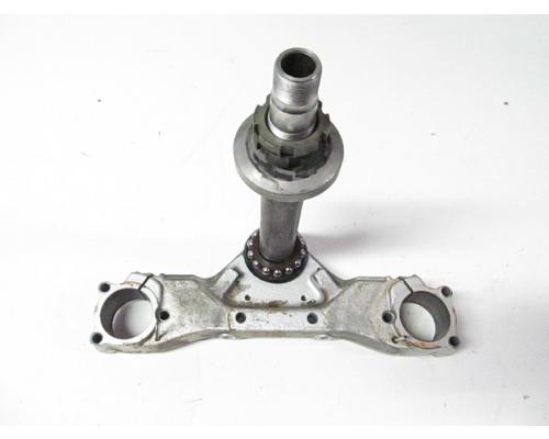 Yamaha XVS1100 TRIPLE TREE LOWER