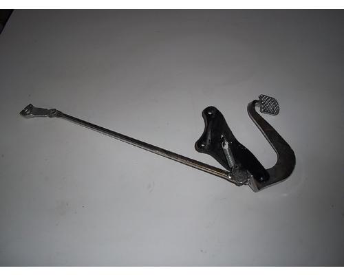 Yamaha XVS650 FOOT PEG BRKT FR.