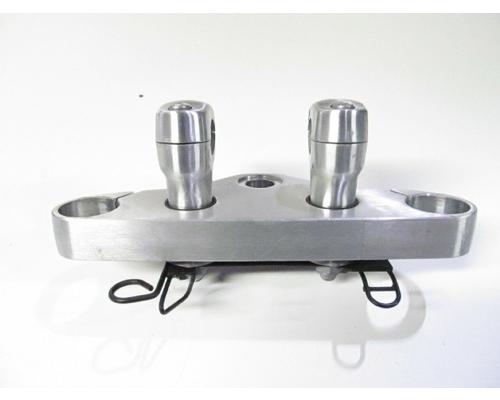 Yamaha XVS650 TRIPLE TREE UPPER