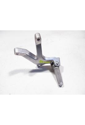 Yamaha YZF-600R FOOT PEG REAR
