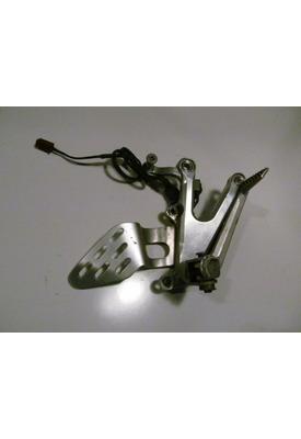 Yamaha YZF-R6 FOOT PEG FR.