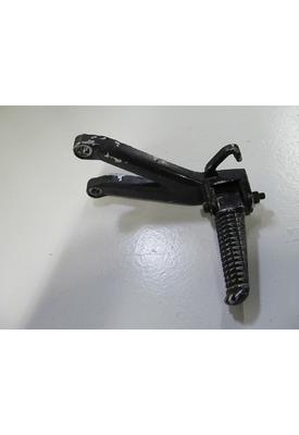 Yamaha YZF-R6 FOOT PEG REAR