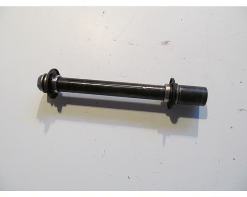 Yamaha YZF-R6 FRONT AXLE