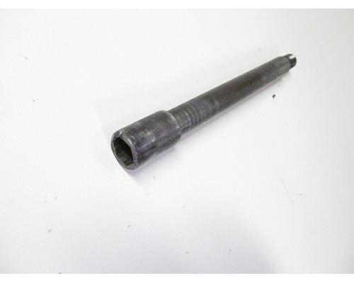 Yamaha YZF-R6 FRONT AXLE