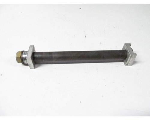 Yamaha YZF-R6 REAR AXLE