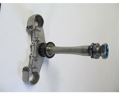 Yamaha YZF-R6 TRIPLE TREE LOWER